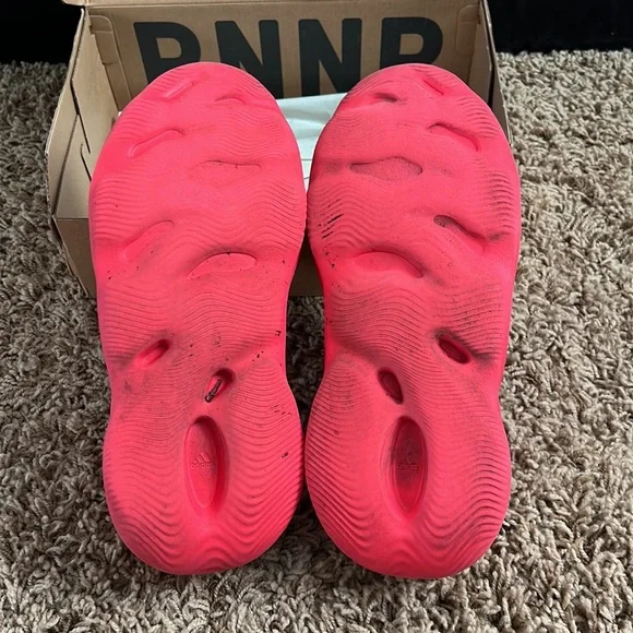 Yeezy Foam Runner 'Vermilion'